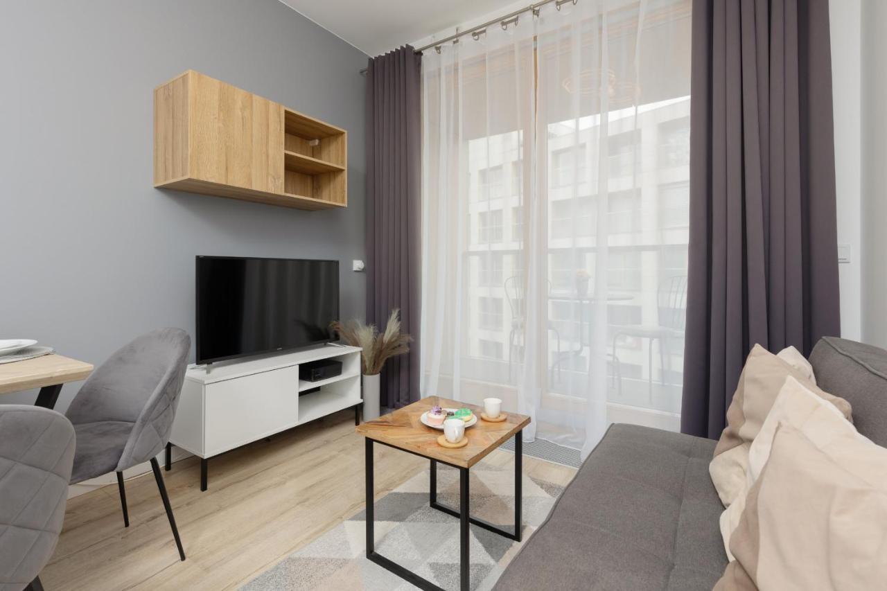 Cozy Apartments With Parking In The 19Th District By Noclegi Renters Warsawa Bagian luar foto