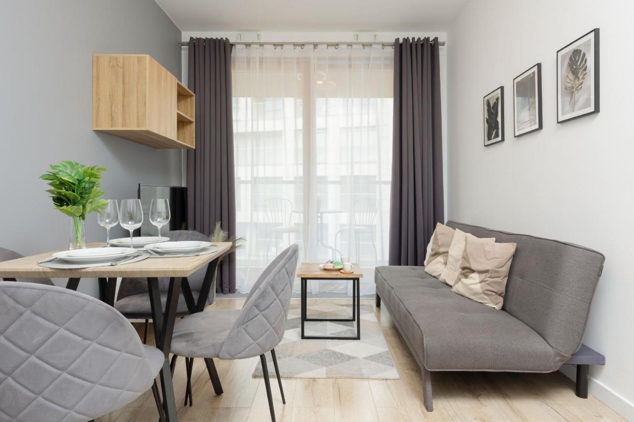 Cozy Apartments With Parking In The 19Th District By Noclegi Renters Warsawa Bagian luar foto