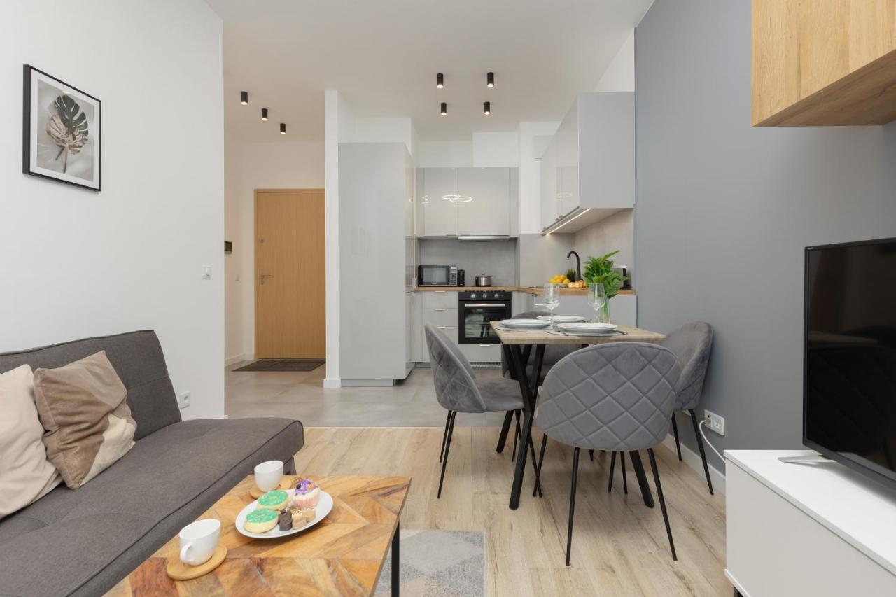 Cozy Apartments With Parking In The 19Th District By Noclegi Renters Warsawa Bagian luar foto