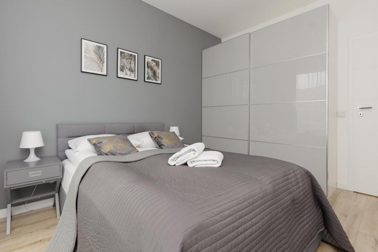 Cozy Apartments With Parking In The 19Th District By Noclegi Renters Warsawa Bagian luar foto