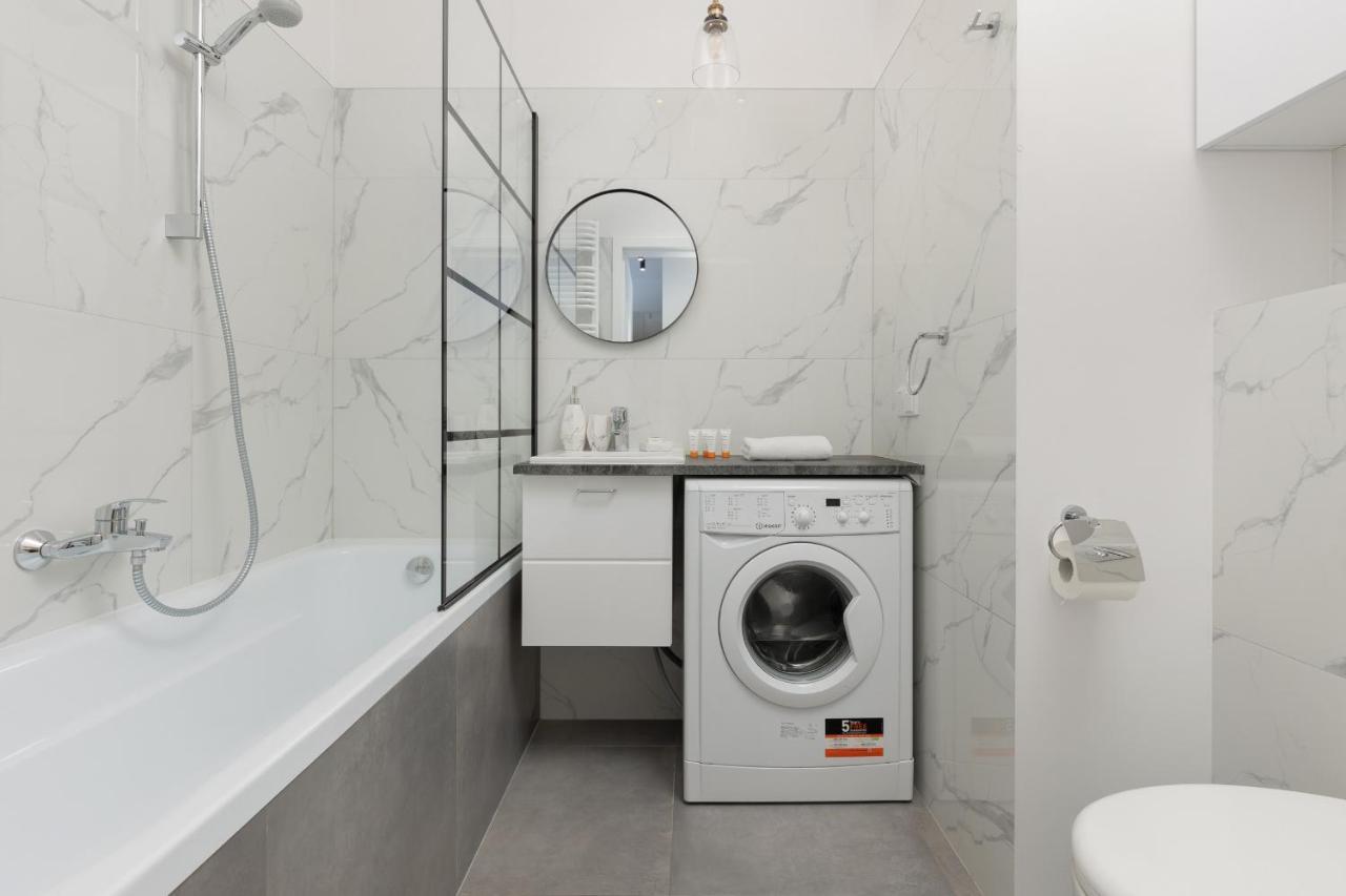 Cozy Apartments With Parking In The 19Th District By Noclegi Renters Warsawa Bagian luar foto