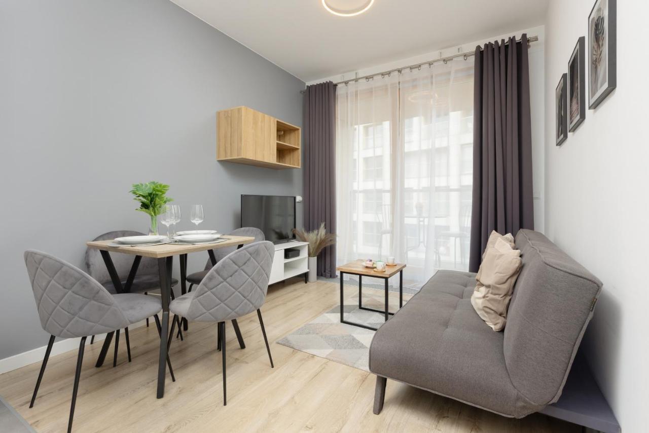 Cozy Apartments With Parking In The 19Th District By Noclegi Renters Warsawa Bagian luar foto