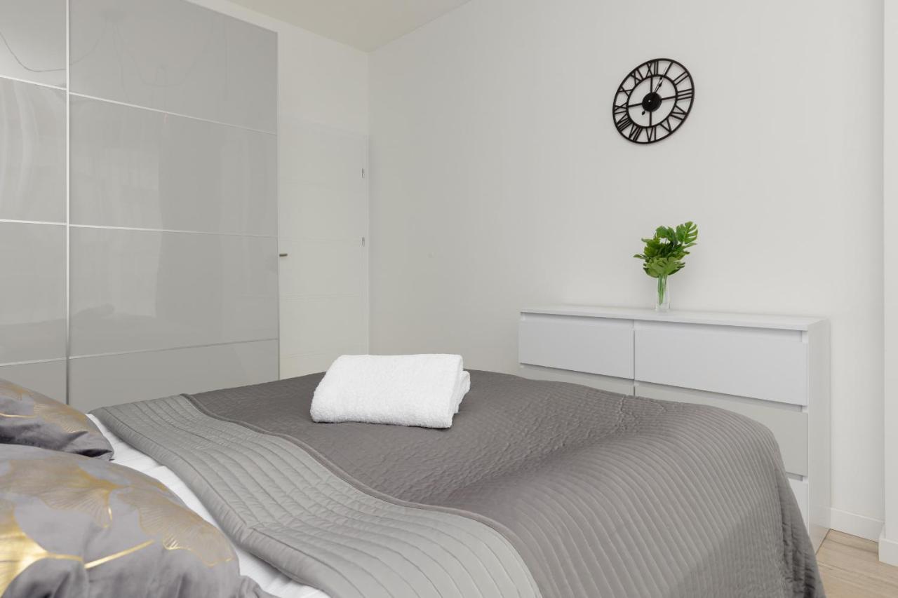 Cozy Apartments With Parking In The 19Th District By Noclegi Renters Warsawa Bagian luar foto