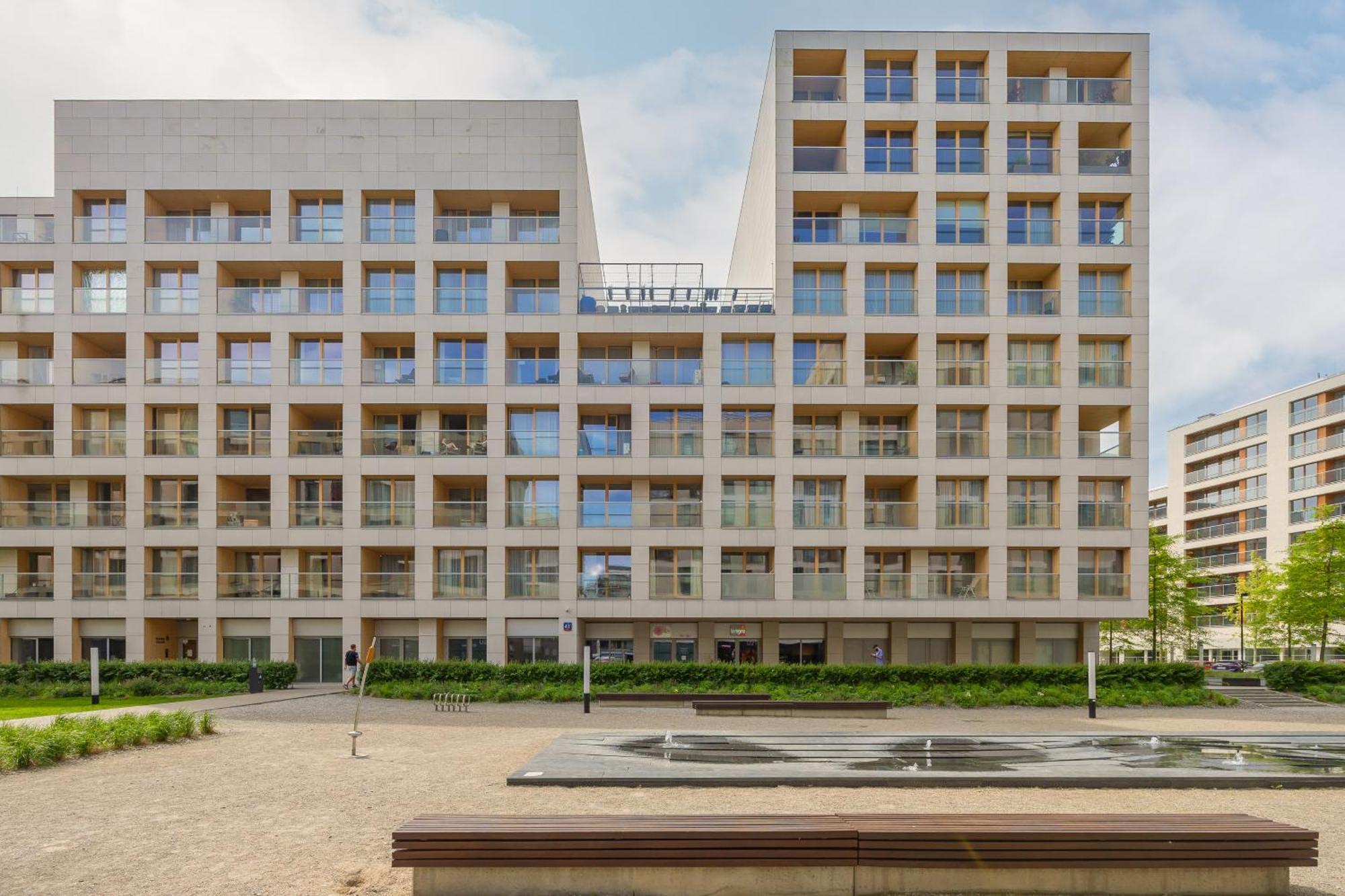Cozy Apartments With Parking In The 19Th District By Noclegi Renters Warsawa Bagian luar foto